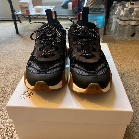 Moncler men sneakers very good condition 10/10 size EU 40 US 8 - Picture 2 of 10